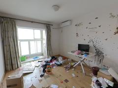 <b class=redBold>旭飞华达园二期</b> 1室0厅0厨0卫 27.92m² 精致装修