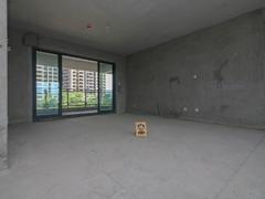 六和城 六和城大户,东南朝向超大阳台,霸气大四房,三梯三户