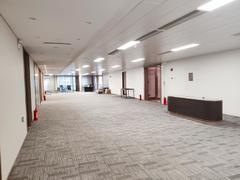 国际商会中心 电梯口物业,前台门面大气,一手、稀有精装修