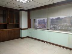 广场大厦 近地铁 户型方正 电梯口 性价高